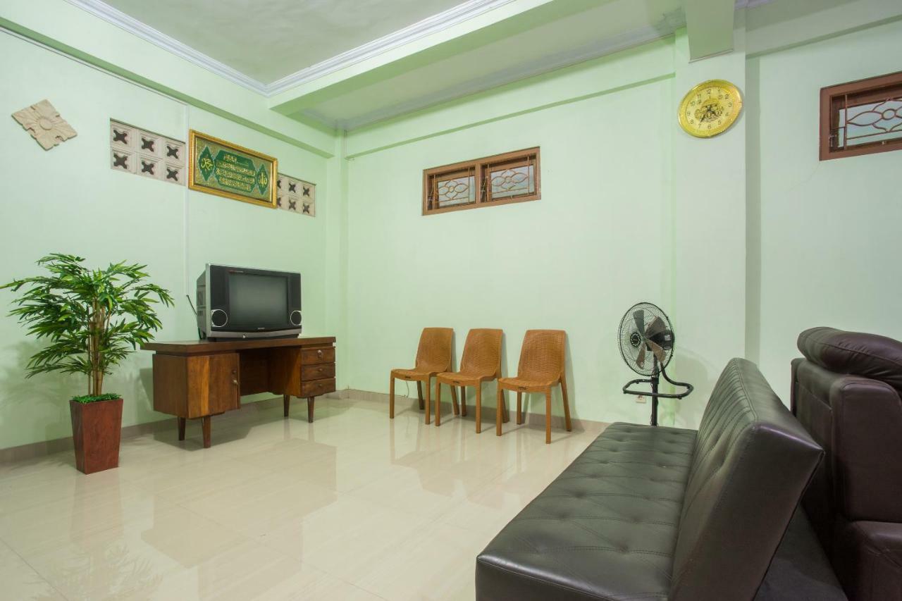 Oyo 1419 Rhona Guest House Syariah Jogjacarta Exterior foto