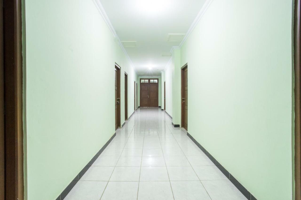 Oyo 1419 Rhona Guest House Syariah Jogjacarta Exterior foto