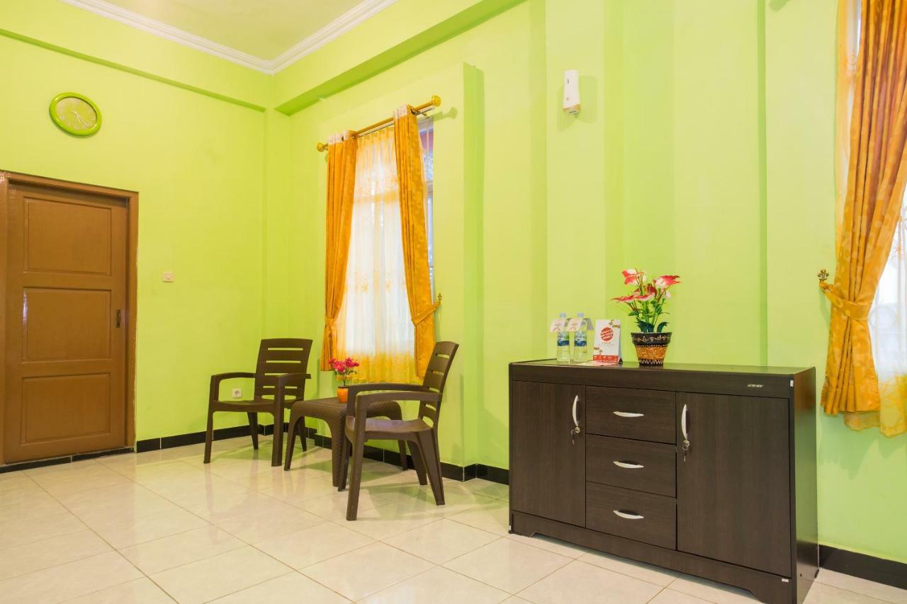 Oyo 1419 Rhona Guest House Syariah Jogjacarta Exterior foto